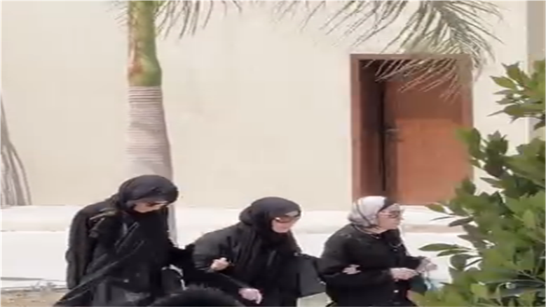 «وداعا هاني شاكر».. فنانو الزمن الجميل يودعون صديق العمر إلى مثواه الأخير (صور)