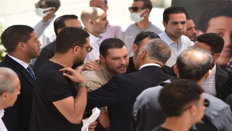 ستظل في قلوبنا وعقولنا إلى الأبد.. محبو هاني شاكر يودّعونه برسائل لا تُنسى