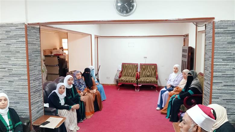 وكيل وزارة الأوقاف أسيوط يجتمع بالواعظات ويؤكد على عظم دور واعظة الأوقاف في حماية المجتمع