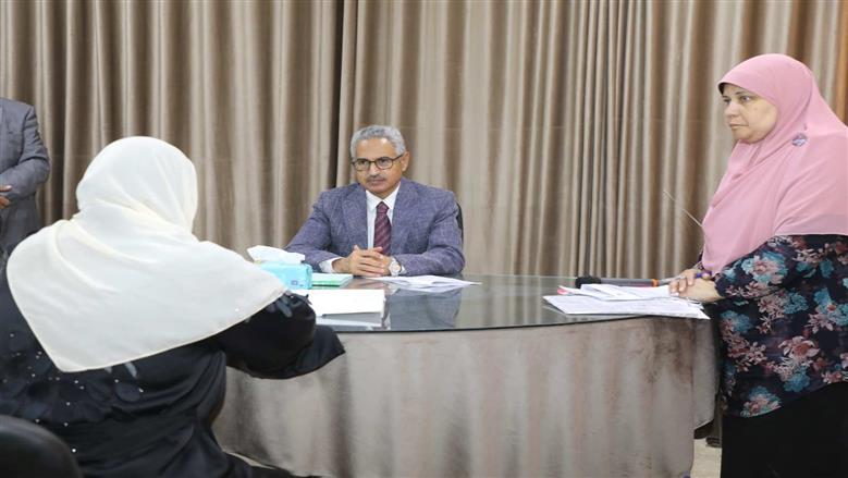 محافظ بني سويف يعقد أول لقاء جماهيري بسمسطا لبحث شكاوى المواطنين خارج الديوان العام