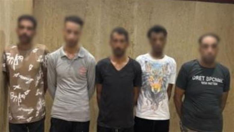 ضبط عاطل بحوزته مخدرات وسلاح أبيض بعد تداول فيديو لترويجها بحلوان