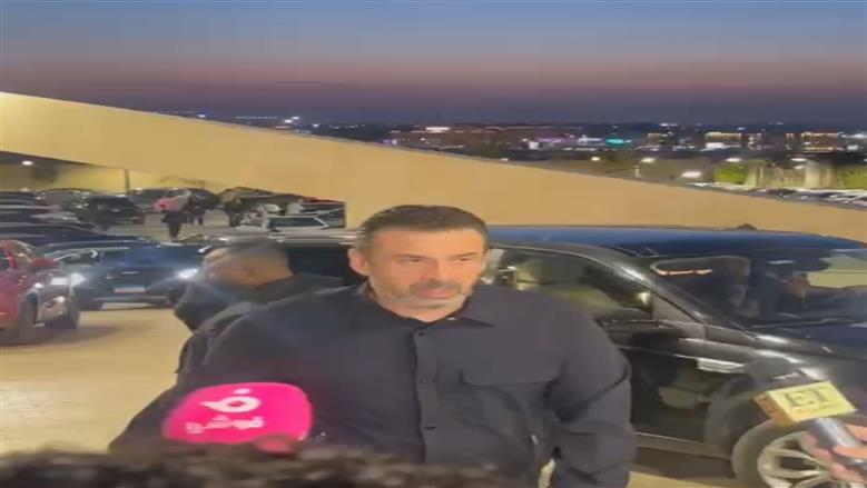 توافد عدد كبير من نجوم الفن والرياضة على عزاء هاني شاكر