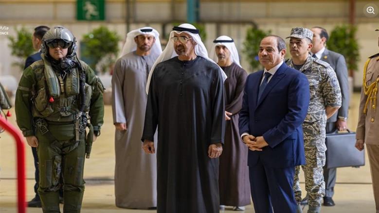 الرئيس السيسي يتفقد القوات المصرية في الإمارات خلال زيارة أخوية