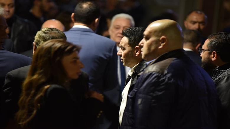 هشام عباس ومصطفى قمر ومحمد فؤاد في عزاء هاني شاكر «صور»