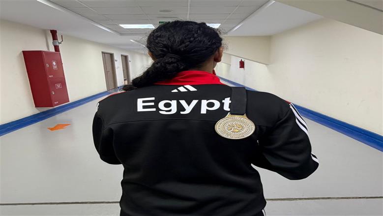 على حلبة المصارعة.. ابنة «الحوامدية» تحصد الميدالية الفضية ببطولة أفريقيا
