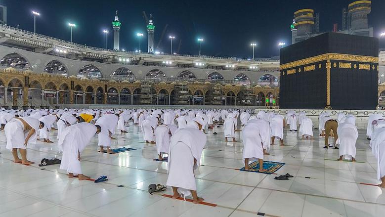 «الإفتاء» توضح معنى حج القِران وأبرز آداب السفر للحجاج