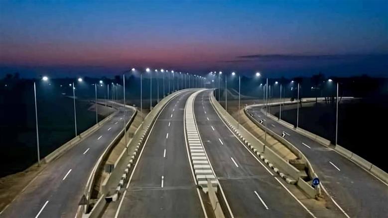 وزير النقل يفتتح المرحلة الثانية من محور ديروط على النيل بتكلفة 3.8 مليار جنيه