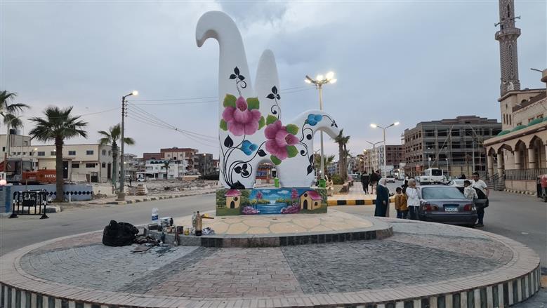 في انتظار الزوار.. بلطيم تستعد للصيف بالجداريات و«الأكوابارك»