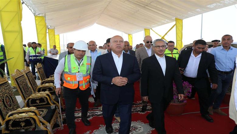 وزير النقل ومحافظ بني سويف يشهدان التشغيل التجريبي للمرحلة الأولى من محور الفشن
