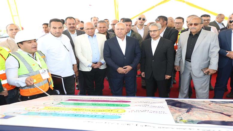 وزير النقل ومحافظ بني سويف يشهدان التشغيل التجريبي للمرحلة الأولى من محور الفشن