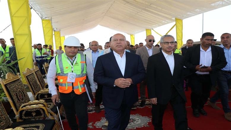 وزير النقل ومحافظ بني سويف يشهدان التشغيل التجريبي للمرحلة الأولى من محور الفشن