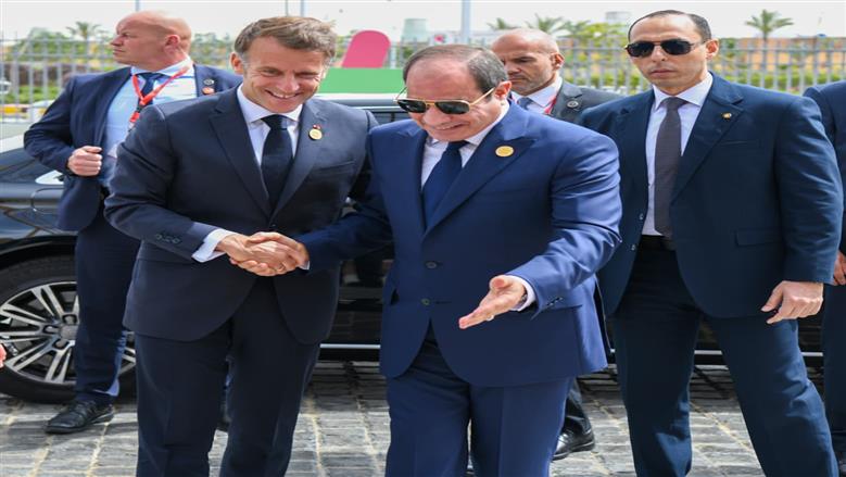ماكرون يحتفي بلقاء الرئيس السيسي عبر صفحته على منصة "إكس": يسعدني أن ألتقي مجددًا بصديقي الرئيس السيسي لتعزيز العلاقات الوطيدة بين مصر وفرنسا