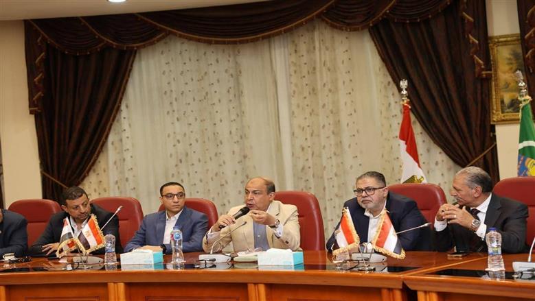 محافظ المنيا: نعمل مع النواب لتلبية مطالب المواطنين