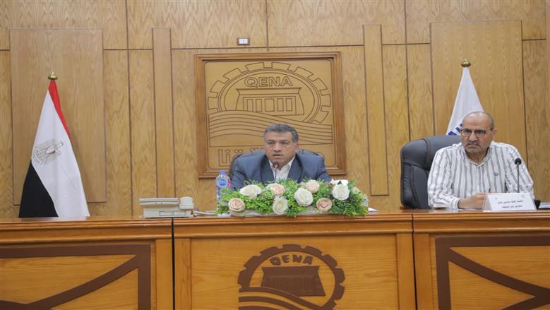 محافظ قنا يوجه بسرعة إنهاء ملفات تقنين أراضي أملاك الدولة ويؤكد: لا تهاون مع المقصرين