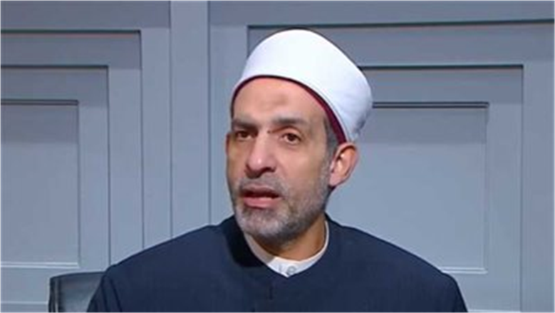 أمين الفتوى يوضح حكم سجود التلاوة داخل الصلاة وخارجها