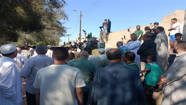 دموع وحضور فني ورسمي.. تشييع جثمان عبدالعزيز مخيون في البحيرة