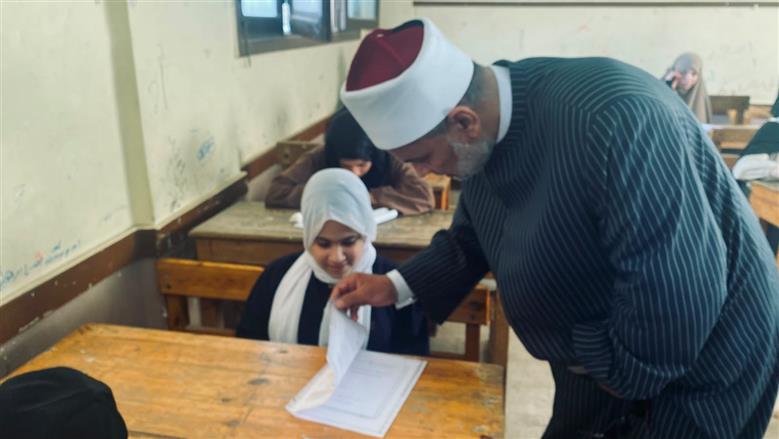 طلاب الثانوية الأزهرية يؤدون امتحان النحو دون شكاوى 