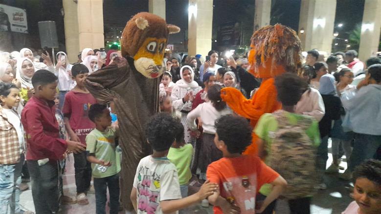 «شارع الفن» يحول ميدان المحطة إلى ساحة من الإبداع في أسوان