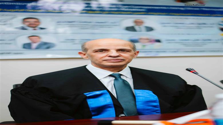 رئيس جامعة بني سويف يترأس مناقشة رسالة ماجستير لتطوير عين اصطناعية