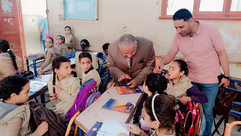 مقترح برلماني لتخصيص 500 مليون جنيه حوافز لمعلمي المدارس ورياض الأطفال