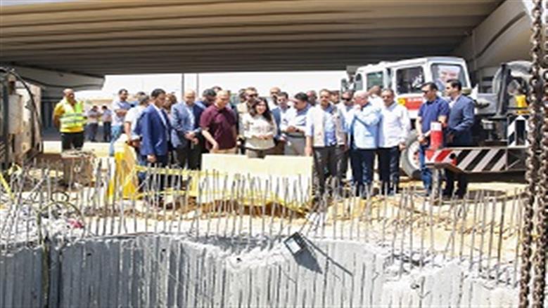 وزيرة الإسكان تستعرض أعمال ربط خطوط الصرف الرئيسية بالقاهرة الجديدة
