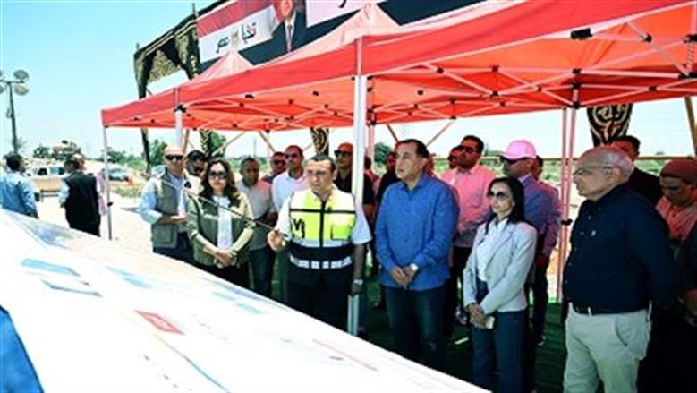 رئيس الوزراء يتفقد الطريق الدولي الساحلي في البحيرة