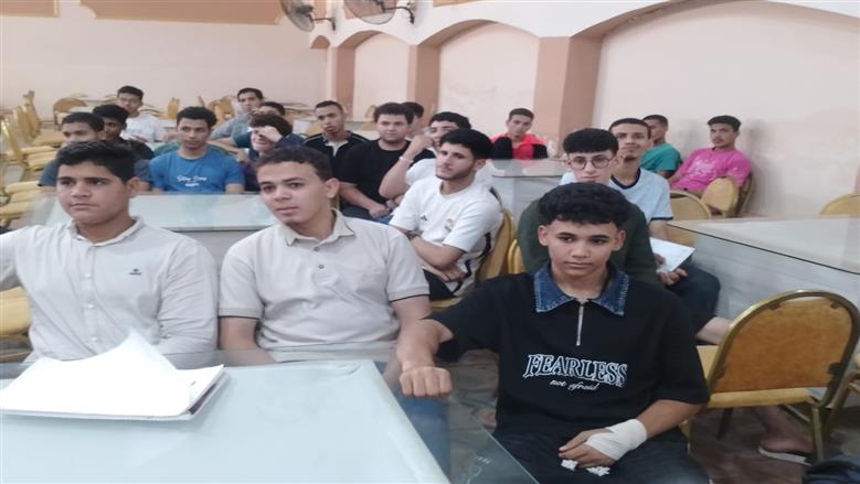 إقبال طلاب الثانوية العامة 2026 على المراجعات النهائية المجانية