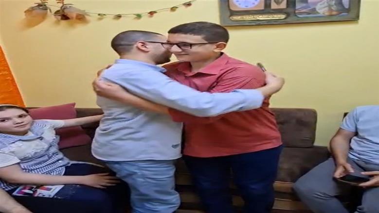 «الرزق مش دايما فلوس»...فرحة داخل منزل محمد الثاني على الإعدادية الأزهرية في الدقهلية 