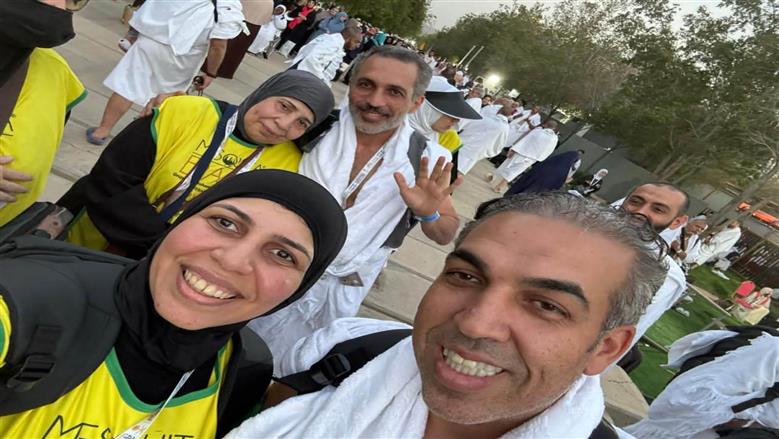 «لولا أمي ما كنت هنا».. برازيلي مصري يرد الجميل لوالدته بـ«توك توك كهربائي» في الحج