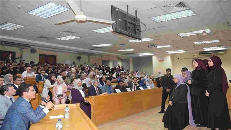 رئيس جامعة بنها يشهد مشروعات الحاسبات: ابتكار طلابي يقود المستقبل