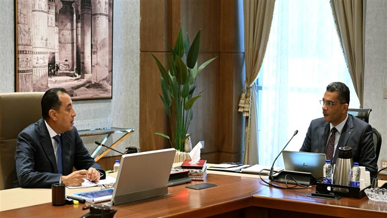 مدبولي يتابع الموقف التنفيذي للمشروعات الخدمية والتنموية بمحافظة البحر الأحمر