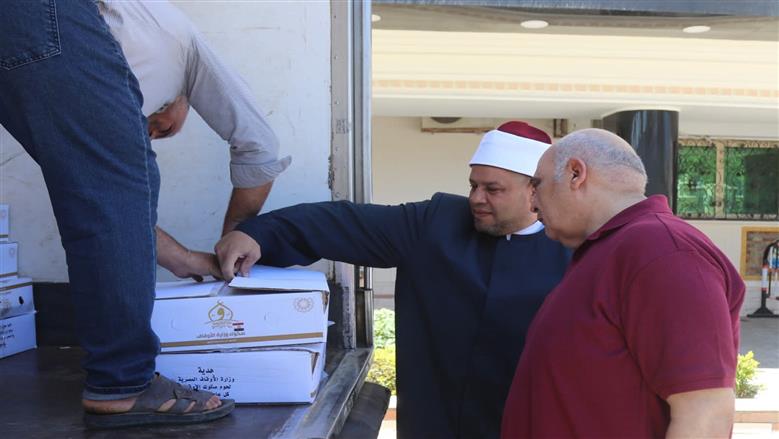 «التضامن» توزع 3 أطنان من لحوم صكوك الأضاحي على الأولى بالرعاية في كفر الشيخ