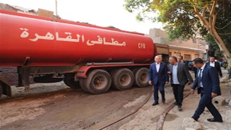 محافظ القاهرة يتابع إطفاء حريق مخزن خشب و5 عقارات في عزبة خير الله