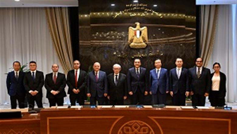 مدبولي يشهد توقيع شراكة مع «فاو كار» الصينية لتصنيع سيارات باسم العلامة التجارية «نصر»