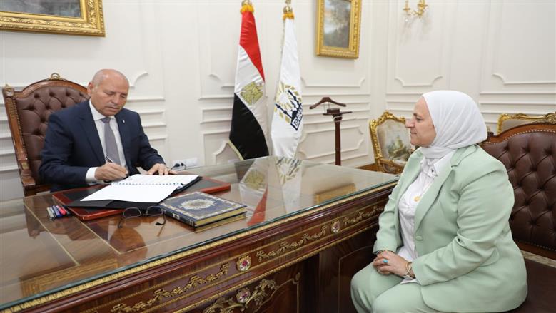 محافظ القاهرة يعتمد نتيجة الشهادة الإعدادية بنسبة نجاح 73%.. حصول 303 طلاب على الدرجة النهائية