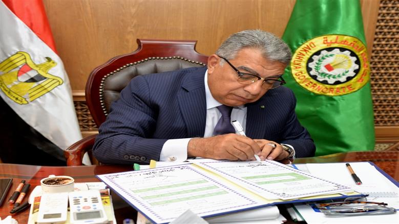 محافظ الدقهلية يهنئ أوائل الشهادة الإعدادية بعد اعتماد النتيجة