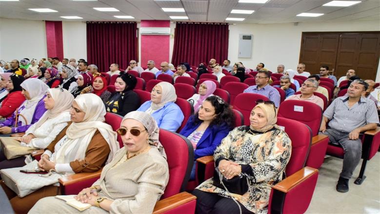 اجتماع وكيل تعليم بورسعيد بلجنة تنظيم الثانوية العامة