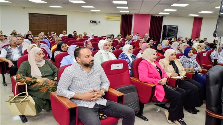 اجتماع وكيل تعليم بورسعيد بلجنة تنظيم الثانوية العامة