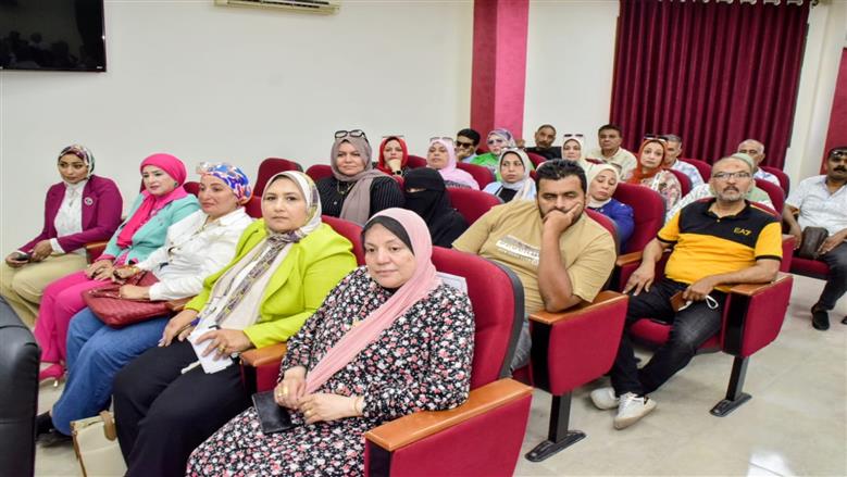 اجتماع وكيل تعليم بورسعيد بلجنة تنظيم الثانوية العامة