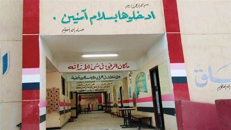 محافظ أسوان يتابع التجهيزات الأخيرة قبل انطلاق امتحانات الثانوية العامة