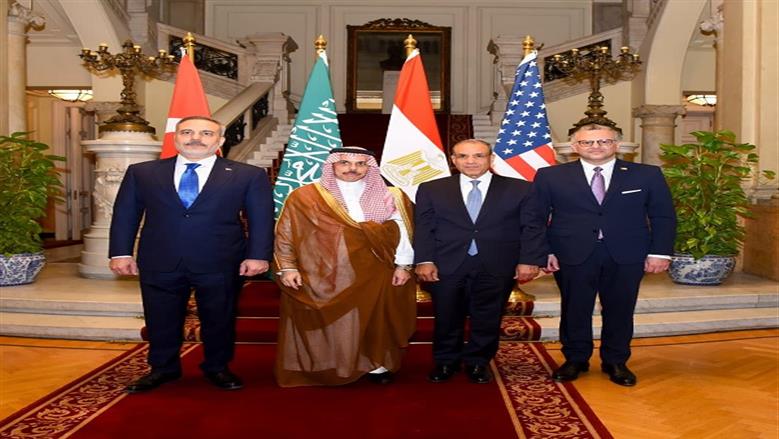 وزير الخارجية يعقد اجتماعا مع نظيريه السعودي والتركي وكبير مستشاري ترامب لبحث التطورات الإقليمية
