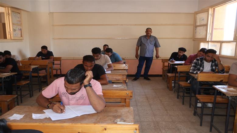 تفاصيل حافز الإثابة لرؤساء اللجان والمراقبين بامتحانات الثانوية العامة والدبلومات
