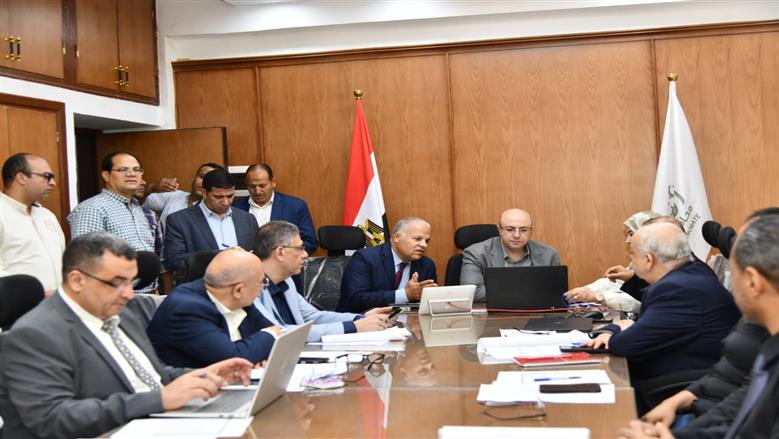 محافظ الفيوم أثناء تفقد امتحانات الثانوية العامة