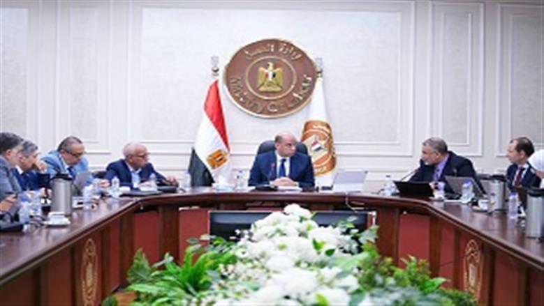 وزير العمل يعقد اجتماع المجلس الأعلى للتشاور الاجتماعي  لمناقشة مشروعات القرارت الوزارية