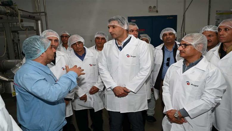 جانب من جولة وزير الصناعة بمنطقة بياض العرب الصناعية