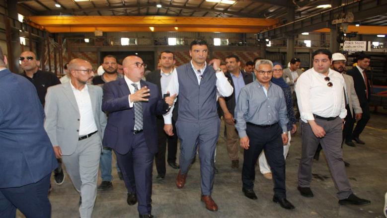 جانب من جولة وزير الصناعة بمنطقة بياض العرب الصناعية