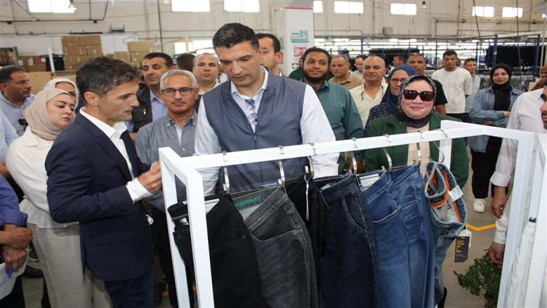 جانب من جولة وزير الصناعة بمنطقة بياض العرب الصناعية