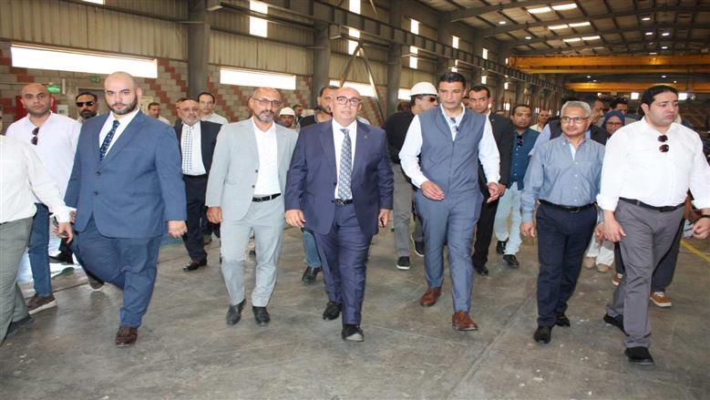 جانب من جولة وزير الصناعة بمنطقة بياض العرب الصناعية
