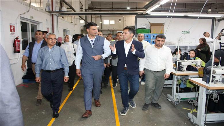 جانب من جولة وزير الصناعة بمنطقة بياض العرب الصناعية
