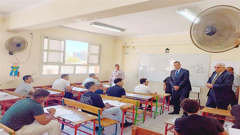 انطلاق الثانوية العامة.. 900 ألف طالب يؤدون «الدين والتربية الوطنية»